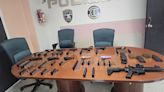 VIDEO: Policía ocupa armas y municiones en operativo en negocios