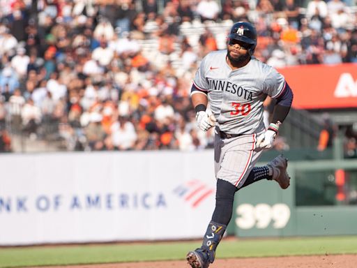 Twins' Santana completes impressive quest with Oracle Park homer