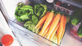 Carrots stay fresher longer when stored using method avoiding crisper drawer