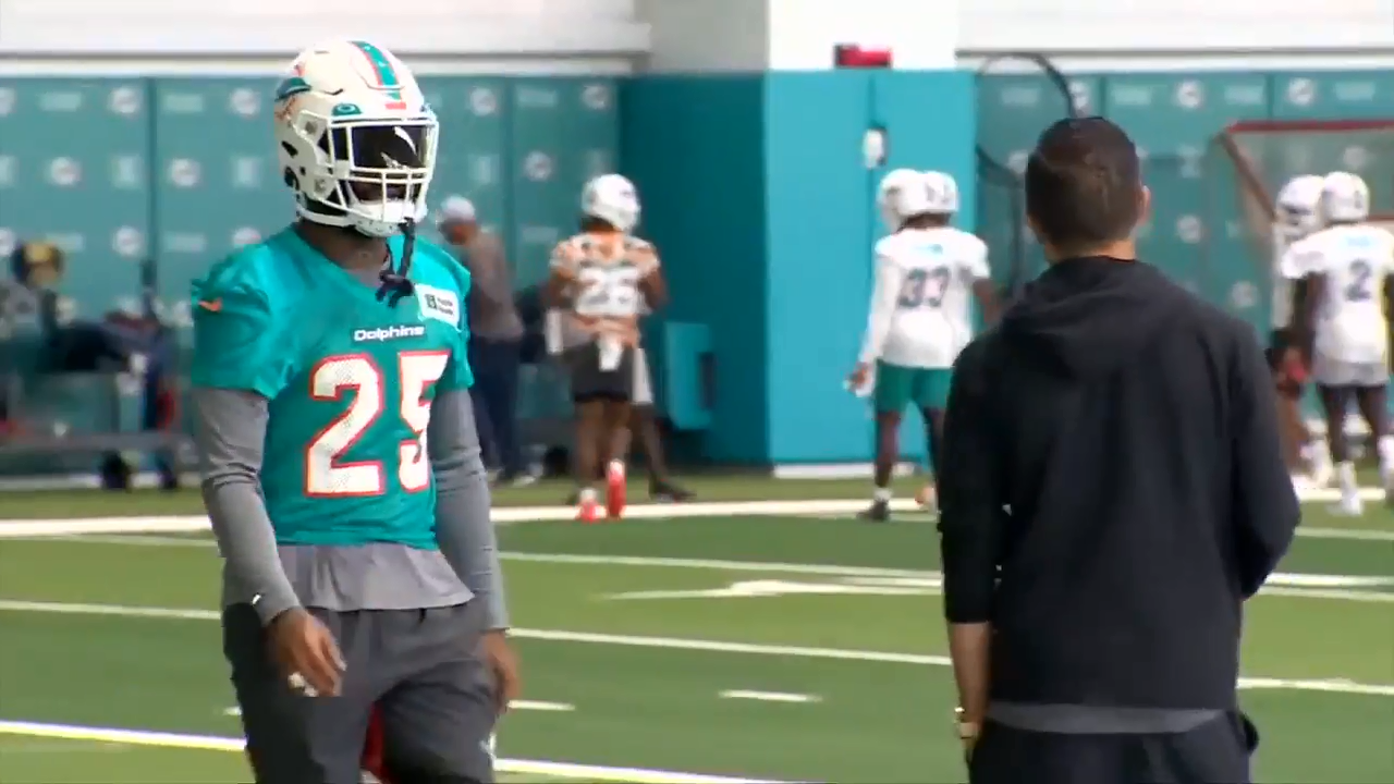 Former Miami Dolphins’ player Xavien Howard accused of sending explicit photos, videos of woman to her son - WSVN 7News | Miami News, Weather, Sports | Fort Lauderdale