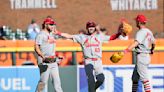 MLB: Cards split in Detroit