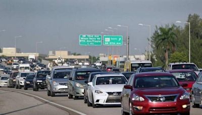 Can you eat while driving? Text at a red light? Here are 10 rules of the road in Florida