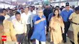 Railway minister visits Pune railway station, announces heritage-centric station redevelopment | Pune News - Times of India