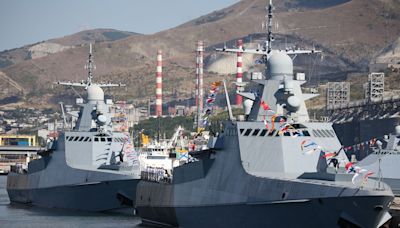 "Exodus" of Russian ships from Black Sea Fleet's reserve base sparks rumors