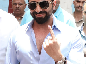 Ayushmann Khurrana casts his vote in Chandigarh, says it gives ‘sense of empowerment’ - OrissaPOST