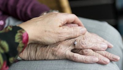 Mujer se reencontró con su madre en Antioquia luego de 36 años: había sido adoptada por una familia en Suecia