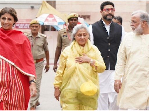 Abhishek Bachchan, Jaya Bachchan and Shweta seek blessings at Kashi Vishwanath Temple in Varanasi; PICS