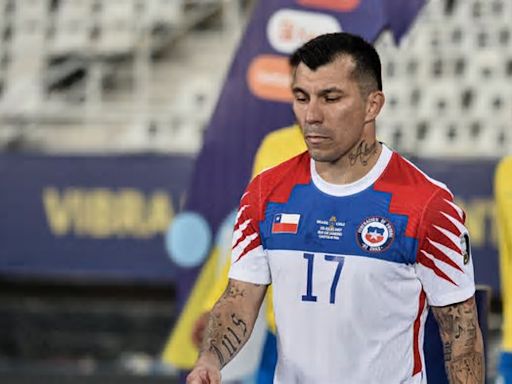 Gary Medel viajó a Chile por el sensible momento que vive su madre