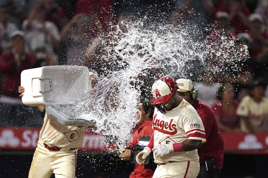 Angels walk off Mariners 6-5 on Willie Calhoun’s 10th-inning home run