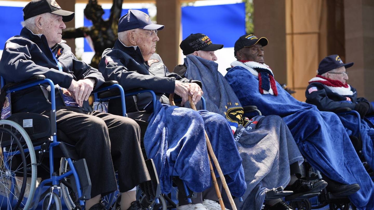 Dwindling number of D-Day veterans mark anniversary with plea to recall WWII lessons in today's wars