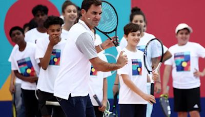 Roger Federer reveló que uno de sus hijos se “está tomando en serio” el tenis y dio detalles de su vida familiar tras el retiro