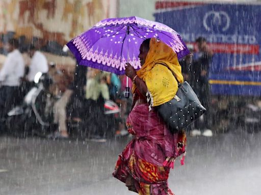 IMD issues Red Alert for heavy rain in 7 states, flash flood expected in Uttarakhand, Goa, Karnataka | See full forecast | Today News