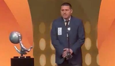 Juan Román Riquelme ingresó al Salón de la Fama y dio un discurso al borde de las lágrimas: “No pensé que iba a ser tan lindo”