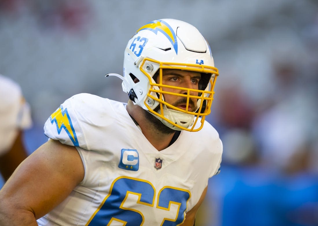 Deadspin | Corey Linsley released by Chargers, expected to retire