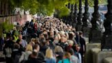 Mourners wait more than 9 hours to pay respects to Queen Elizabeth II