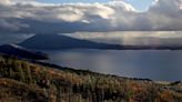 Striking before-and-after photos show California's famed Clear Lake turn bright green