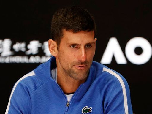 Djokovic comienza la defensa del título en Roland Garros con cautela tras un flojo comienzo de año