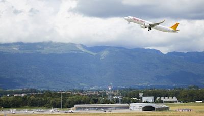 Air travel demand 'normalising' after COVID boom, execs say