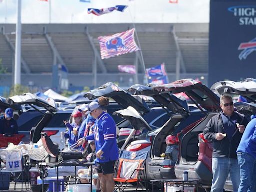 'Sorry, I can't drink a beer out of your shoe': A first-timer's Bills tailgate experience