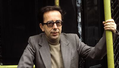 Ismail Kadare, Albania’s most famous writer, whose barbed fables criticised Hoxha’s regime – obituary