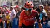 Egan Bernal niega tener covid-19 y continúa en el Tour de Francia