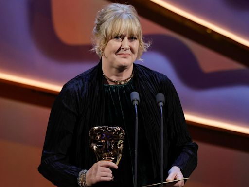 TV BAFTA fans have 'jump scare' at Sarah Lancashire's real voice after win