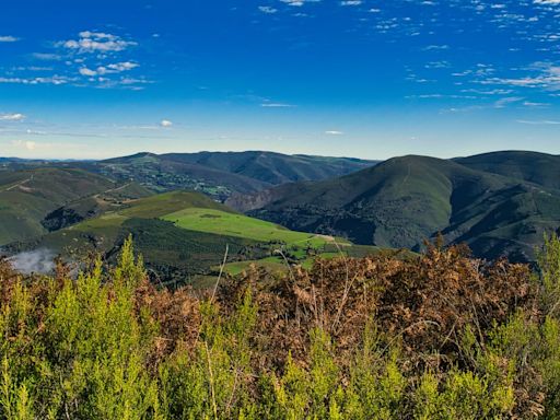 ‘La Marbella Gallega’, el desconocido pueblo de Ourense que fascina a Amancio Ortega y Carlos Slim