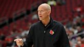 Charleston hires ex-Louisville coach Chris Mack to take over for new Cardinals coach Pat Kelsey