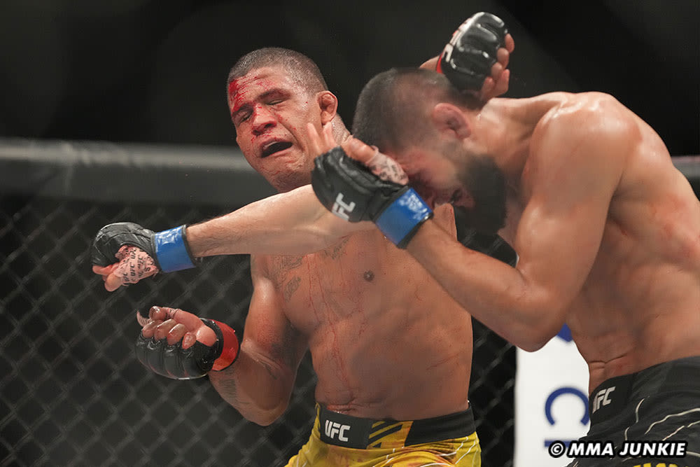 Robert Whittaker’s coach: Gilbert Burns gave us the blueprint to beat Khamzat Chimaev