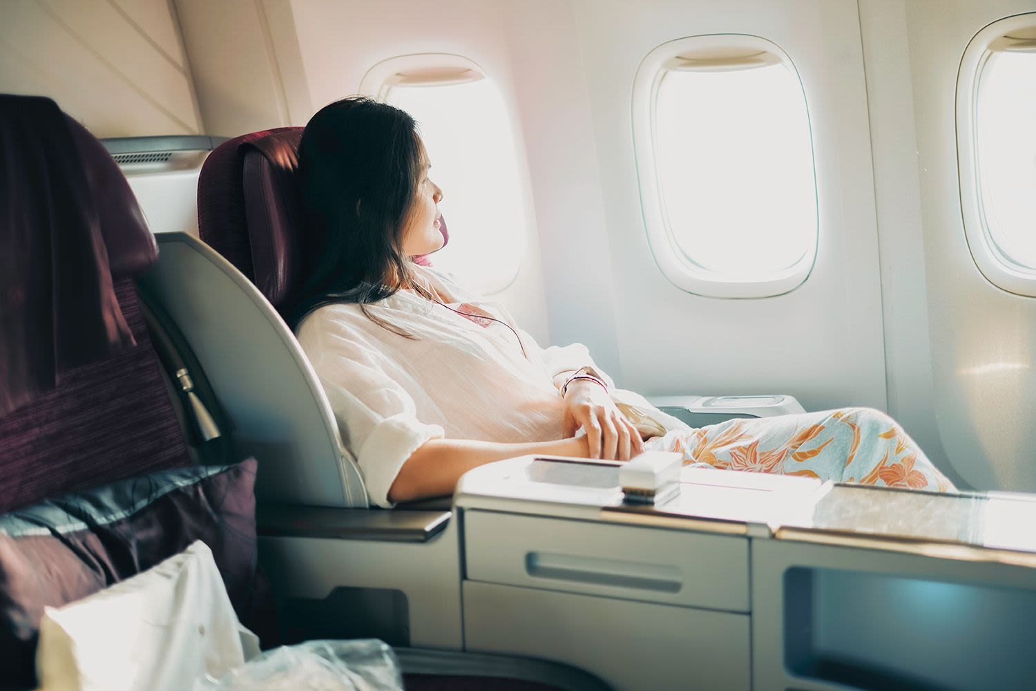 Woman Takes Business Class Upgrade, Leaves Ex and His Son in Coach After Breaking Up on Trip