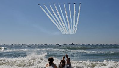 Mailbag: Air show and hot air in Huntington Beach