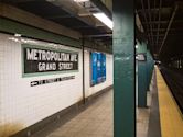 Metropolitan Avenue/Lorimer Street station