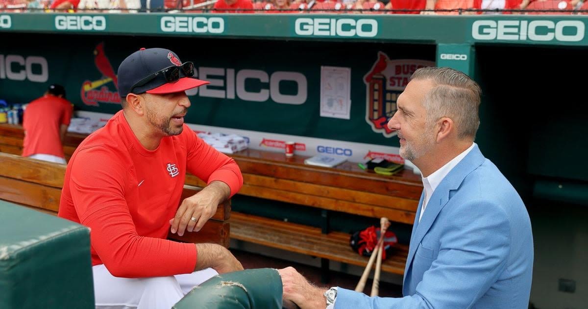 Updating trade talk and fielding questions in live Cardinals chat with Derrick Goold