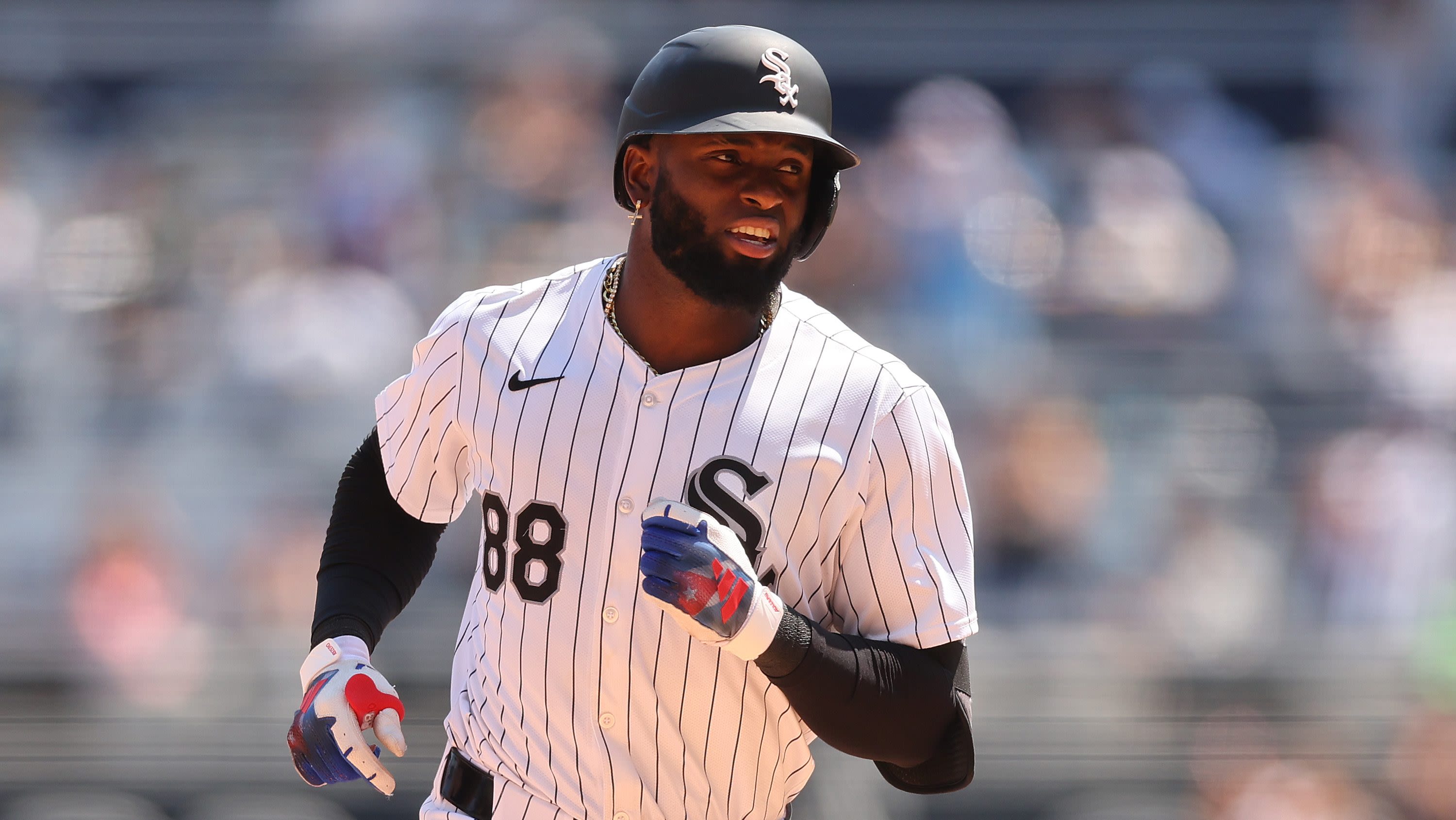 Phillies Trade Proposal Lands White Sox Centerfielder in Deal for 3 Prospects