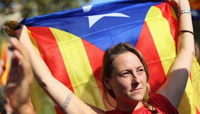 El Parlamento español aprueba una controvertida ley de amnistía para los separatistas catalanes