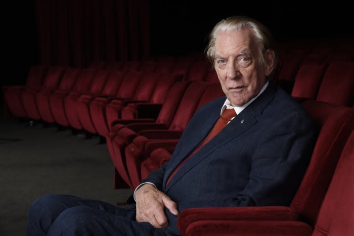 Donald Sutherland, the towering actor whose career spanned ‘M.A.S.H.’ to ‘Hunger Games,’ dies at 88