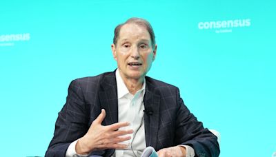 Ron Wyden on FISA Reform and Crypto