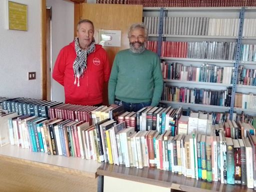 La Braña entrega 200 libros a la biblioteca de Salinas de Pisuerga