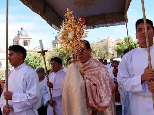 Católicos celebraron Corpus Christi con misa y en familia - El Diario - Bolivia