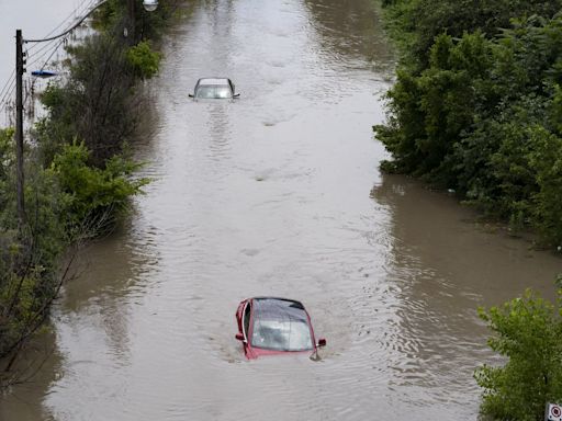 Torrential rain causes major flooding in Toronto, parts of GTA