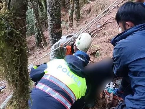 男山友獨攀嘉明湖失聯 1天 向陽步道尋獲成冰冷屍體 - 社會