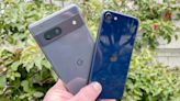 Google Pixel 7a vs. iPhone SE: Which cheap phone wins?