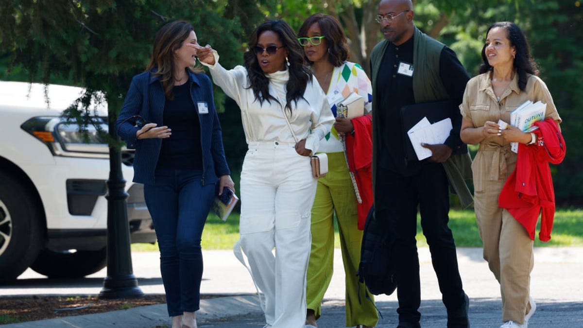 Oprah Showed up Looking Slim and Fly at 'billionaire summer camp'