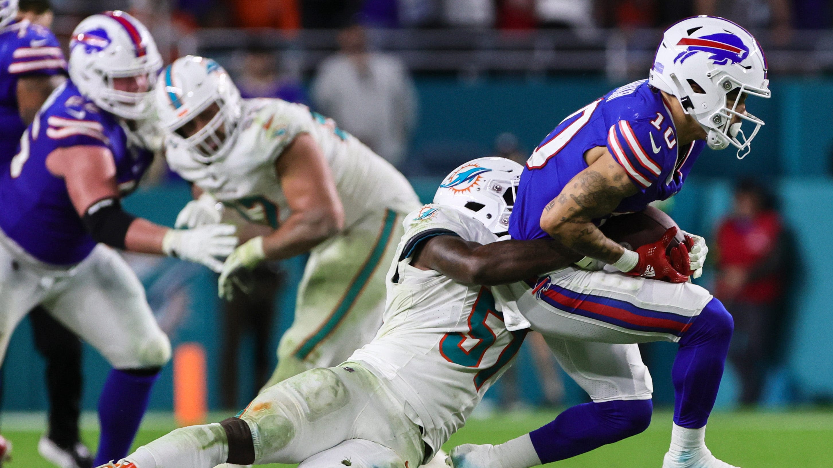 Buffalo Bills at Miami Dolphins: Predictions, picks and odds for NFL Week 2 game