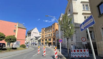 Sperrung notwendig: Stadtwerke verlegen Kabel in Aue