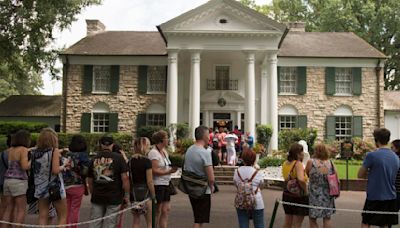 Graceland foreclosure sale halted as Presley estate's lawsuit moves forward