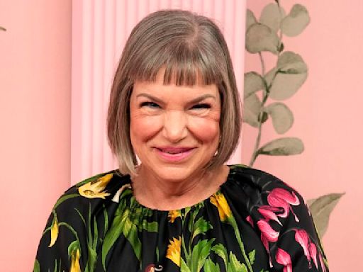 Mindy Cohn says a 'greedy' co-star tanked the 'Facts of Life' reboot: It's 'very dead'