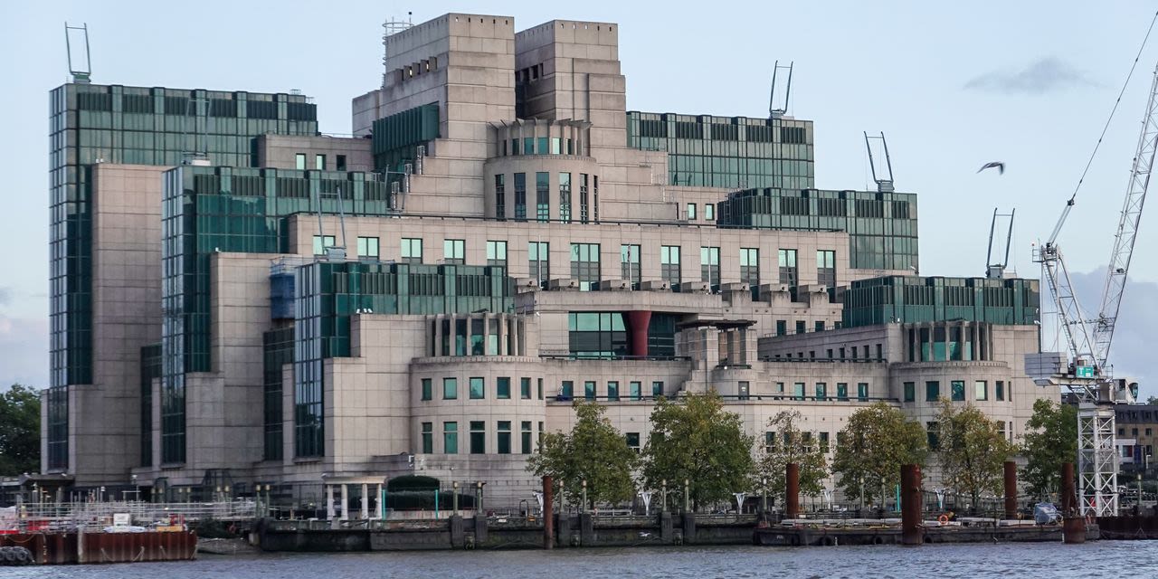 China Accuses U.K. of Recruiting Couple as Spies