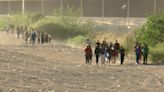 Hundreds of migrants who arrived in Juárez heard rumor that U.S. authorities would receive them - KVIA