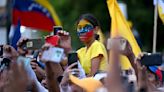 Venezolanos en Houston esperanzados por un cambio a pesar de no poder votar en las elecciones de su país